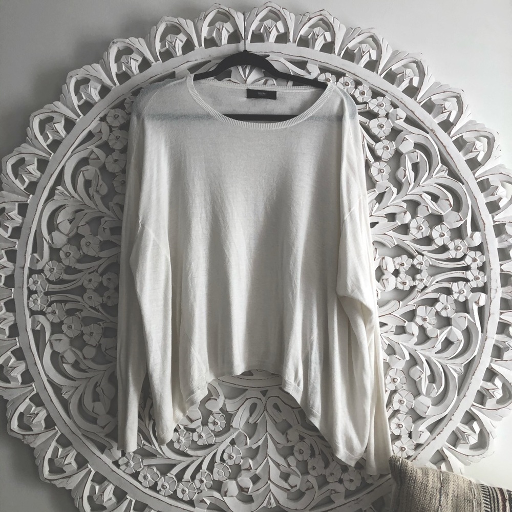 4/$25 | white long sleeve flowy top